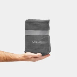 Quechua COUVERTURE EN POLAIRE - 150 X 130 CM 9 Quechua COUVERTURE EN POLAIRE - 150 X 130 CM -Matériel De Camping couverture en polaire 150 x 130 cm 2