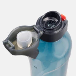 Quechua Gourde Rando MH500 Bouchon Ouverture Rapide 1,2 Litre Plastique (Ecozen®) Bleu -Matériel De Camping gourde rando mh500 bouchon ouverture rapide 12 litre plastique ecozen bleu 8