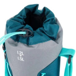 Quechua Housse Isotherme Pour Gourde Randonnée 1,2 à 1,5 Litre Gris/bleu 8 Quechua Housse Isotherme Pour Gourde Randonnée 1,2 à 1,5 Litre Gris/bleu -Matériel De Camping housse isotherme pour gourde randonnee 12 a 15 litre grisbleu 1