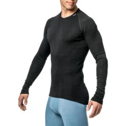 Woolpower Merino Base Layer Crewneck LITE - Noir 13 Woolpower Merino Base Layer Crewneck LITE - Noir -Matériel De Camping woolpower merino base layer crewneck lite noir 4